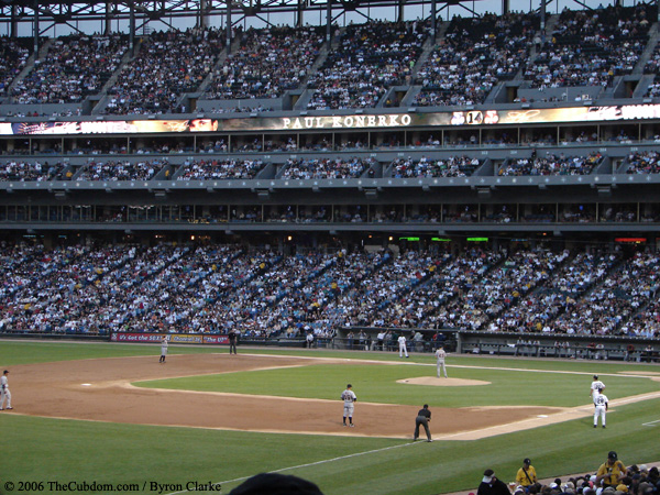 Scott Podsednik leads from third